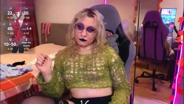 Image 11 of lori_myaf Stream on Chaturbate on 2 months ago