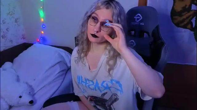 Image 4 of lori_myaf Stream on Chaturbate on 6 days ago