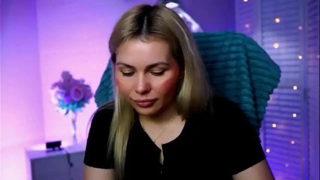 Image 7 of loricarroll Stream on Chaturbate on 1 month ago