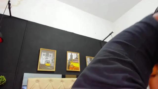 Image 2 of lorrewilliams Stream on Chaturbate on 18 months ago