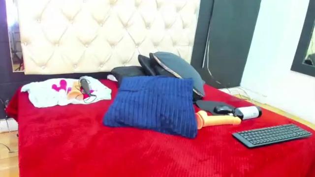 Image 7 of lorrewilliams Stream on Chaturbate on 18 months ago