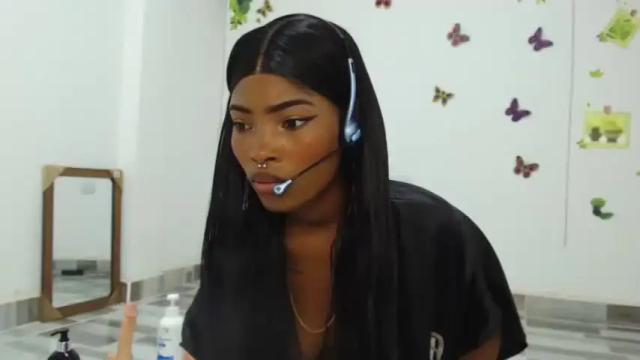 Image 4 of lorrewilliams Stream on Chaturbate on 16 months ago