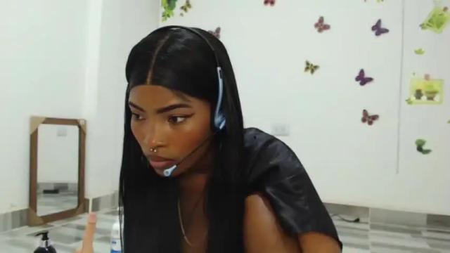 Image 7 of lorrewilliams Stream on Chaturbate on 16 months ago