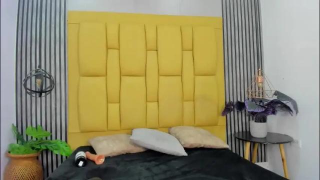 Image 6 of lorrewilliams Stream on Chaturbate on 1 month ago
