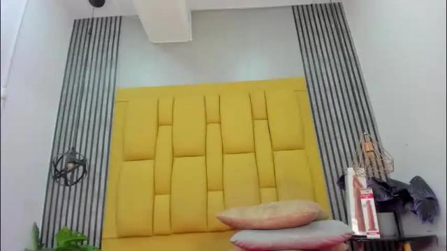 Image 6 of lorrewilliams Stream on Chaturbate on 1 month ago