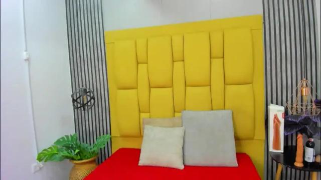Image 4 of lorrewilliams Stream on Chaturbate on 1 month ago
