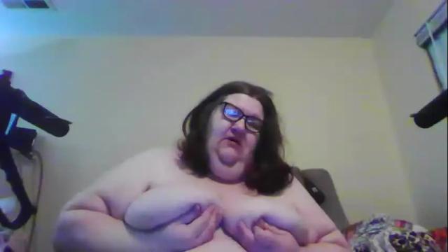 Image 7 of lottapounds Stream on Chaturbate on 7 months ago