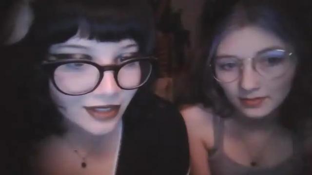 Image 3 of lottiepoppie Stream on Chaturbate on 17 months ago