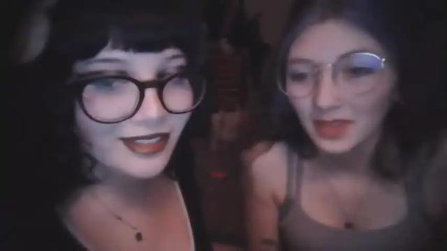 Image 4 of lottiepoppie Stream on Chaturbate on 17 months ago
