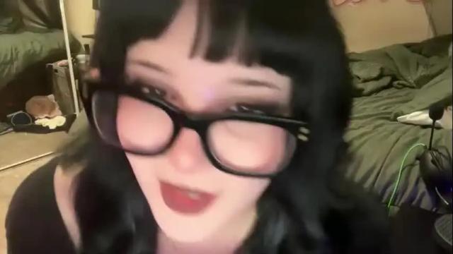 Image 10 of lottiepoppie Stream on Chaturbate on 2 months ago