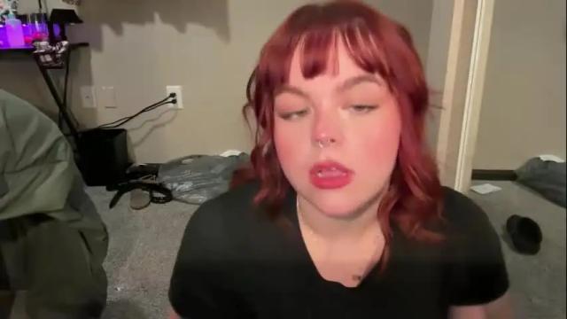 Image 11 of lottiepoppie Stream on Chaturbate on 1 month ago