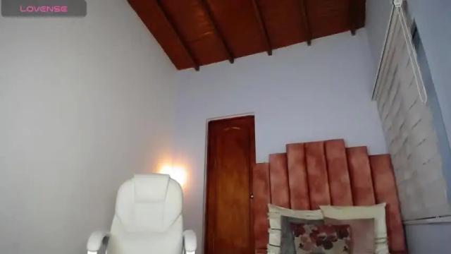 Image 4 of lou_rosse Stream on Chaturbate on 12 months ago