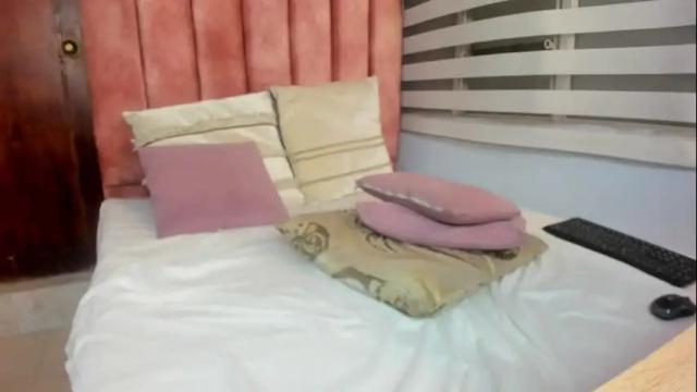 Image 7 of lou_rosse Stream on Chaturbate on 1 month ago