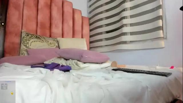 Image 7 of lou_rosse Stream on Chaturbate on 15 days ago