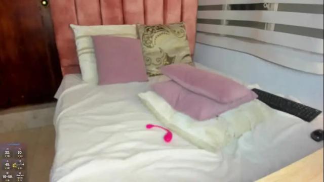 Image 2 of lou_rosse Stream on Chaturbate on 1 day ago