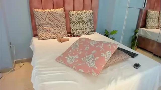 Image 12 of lou_rosse Stream on Chaturbate on 13 days ago