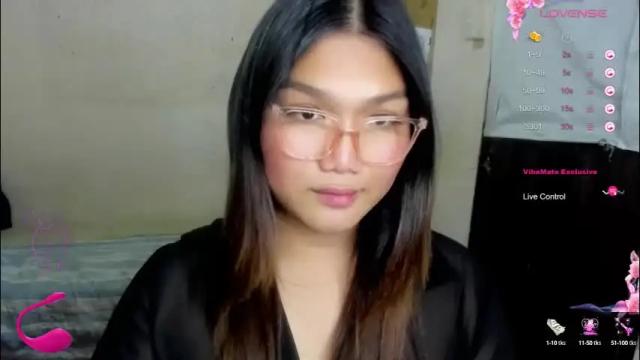 Image 12 of louheart Stream on Chaturbate on 28 days ago