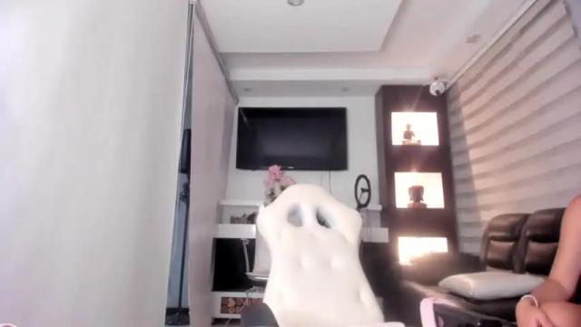 Image 12 of louis_charlotte Stream on Chaturbate on 12 months ago