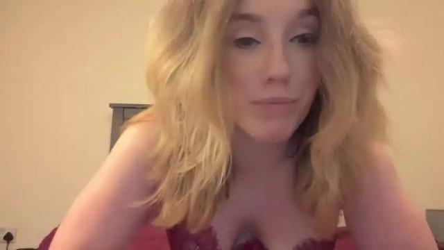 Image 2 of louise1992665946 Stream on Chaturbate on 19 months ago