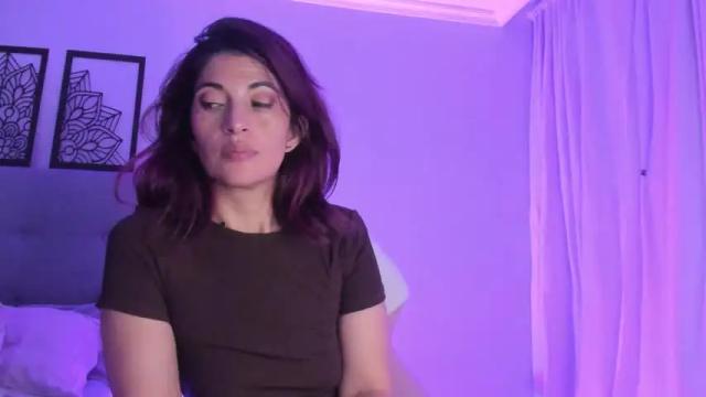Image 10 of lourreinstounn Stream on Chaturbate on 13 months ago