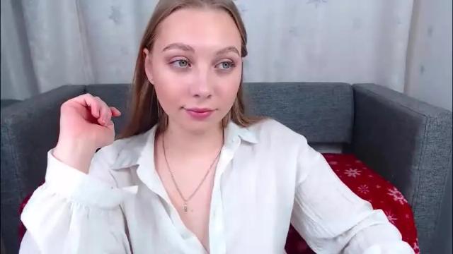 Image 2 of love_bella_ Stream on Chaturbate on 1 month ago