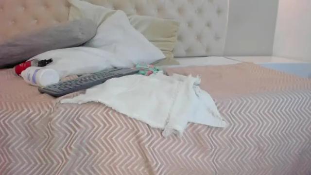 Image 6 of love_cameron Stream on Chaturbate on 12 months ago