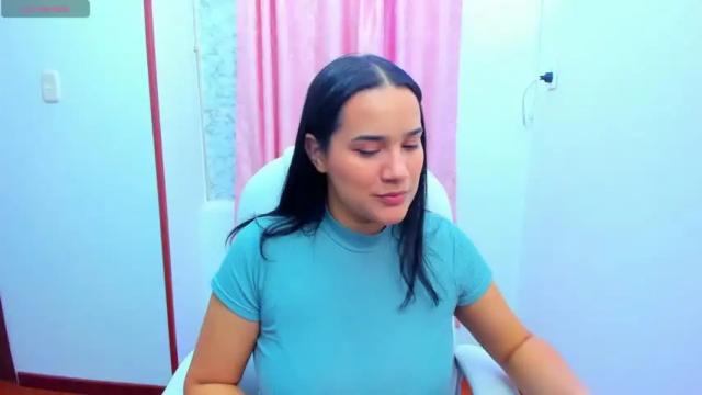 Image 2 of love_kris Stream on Chaturbate on 17 months ago