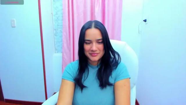 Image 3 of love_kris Stream on Chaturbate on 17 months ago
