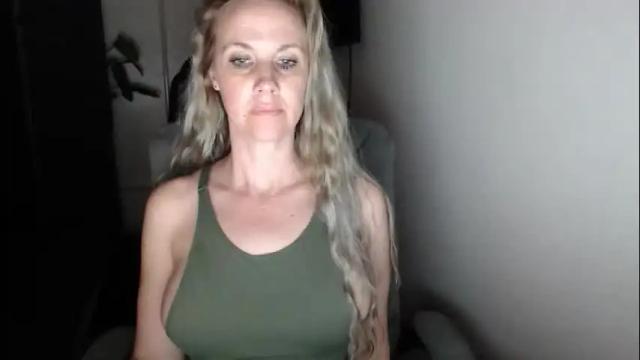 Image 3 of love_on_ Stream on Chaturbate on 1 month ago