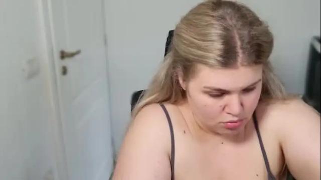 Image 3 of love_wiggy18 Stream on Chaturbate on 4 months ago