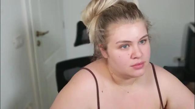 Image 11 of love_wiggy18 Stream on Chaturbate on 3 months ago