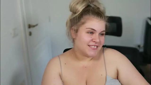 Image 3 of love_wiggy18 Stream on Chaturbate on 3 months ago