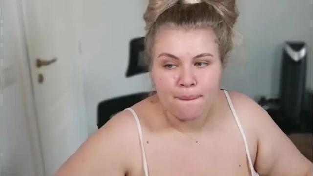 Image 3 of love_wiggy18 Stream on Chaturbate on 2 months ago