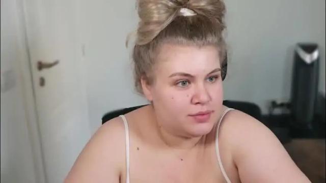 Image 6 of love_wiggy18 Stream on Chaturbate on 2 months ago