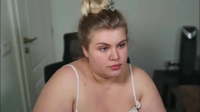 Image 11 of love_wiggy18 Stream on Chaturbate on 1 month ago