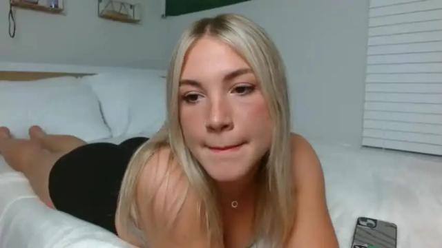 Image 2 of lovecayaxo Stream on Chaturbate on 25 months ago