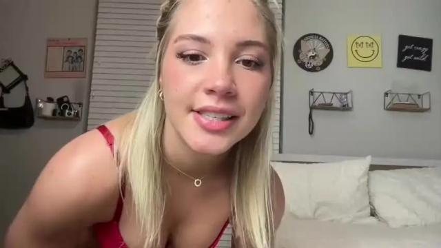 Image 2 of lovecayaxo Stream on Chaturbate on 16 months ago