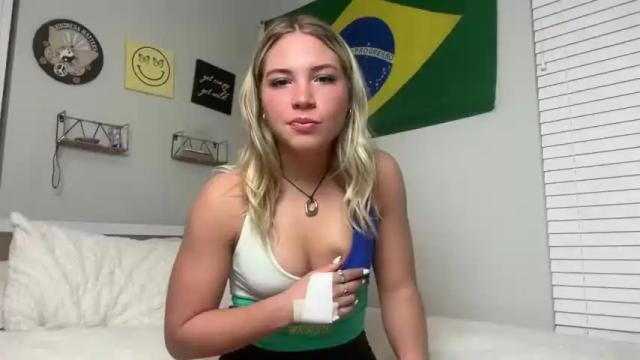 Image 11 of lovecayaxo Stream on Chaturbate on 15 months ago