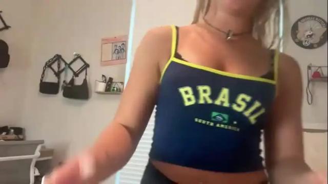 Image 3 of lovecayaxo Stream on Chaturbate on 14 months ago