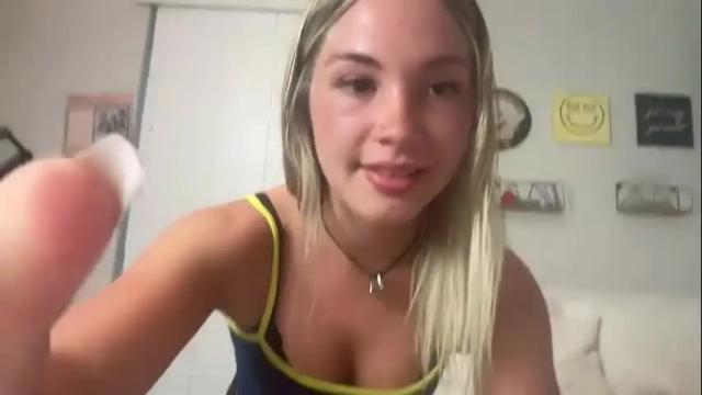 Image 8 of lovecayaxo Stream on Chaturbate on 14 months ago
