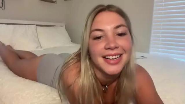 Image 2 of lovecayaxo Stream on Chaturbate on 14 months ago