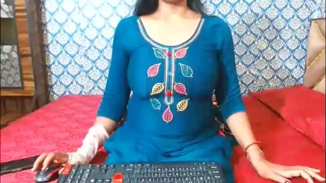 Image 3 of lovefunnitya Stream on Chaturbate on 3 days ago