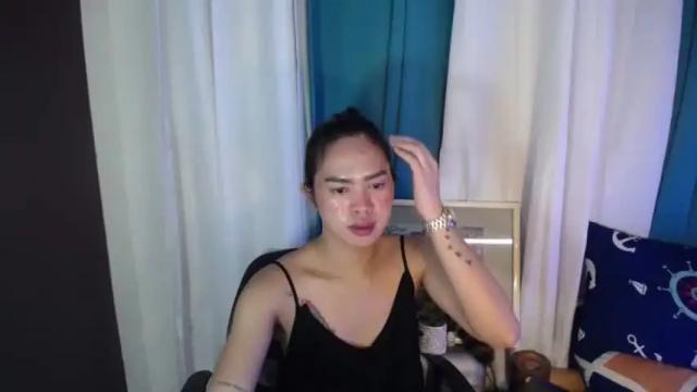 Image 2 of lovekarlaxx Stream on Chaturbate on 19 months ago