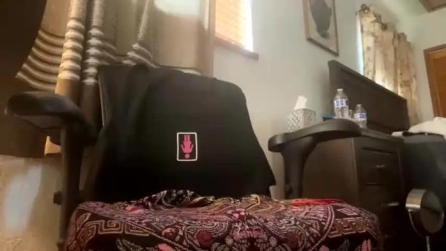 Image 4 of lovelace390 Stream on Chaturbate on 15 months ago