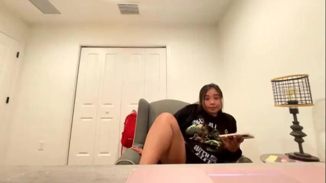 Image 11 of lovellly_ Stream on Chaturbate on 17 hours ago