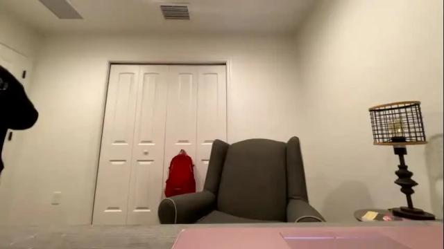 Image 12 of lovellly_ Stream on Chaturbate on 17 hours ago