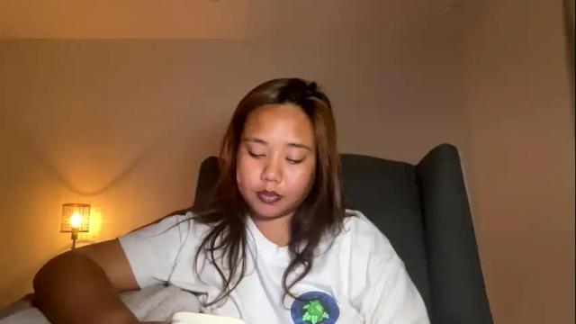 Image 4 of lovellly_ Stream on Chaturbate on 1 month ago