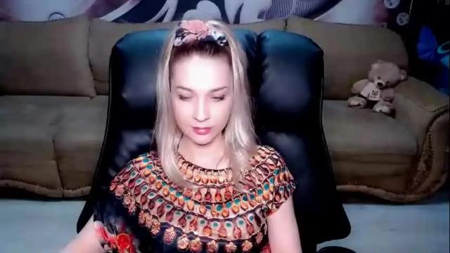 Image 12 of lovellymalina Stream on Chaturbate on 1 month ago