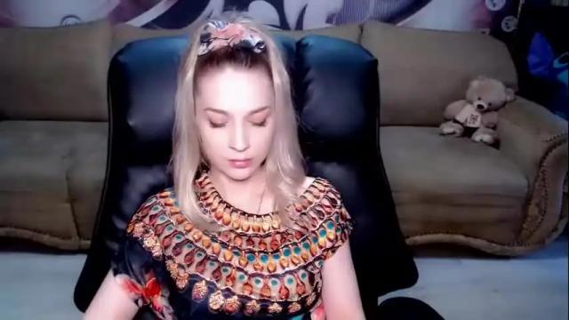 Image 2 of lovellymalina Stream on Chaturbate on 1 month ago