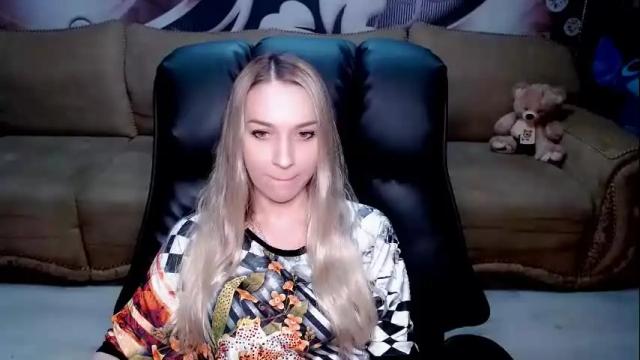 Image 8 of lovellymalina Stream on Chaturbate on 1 month ago
